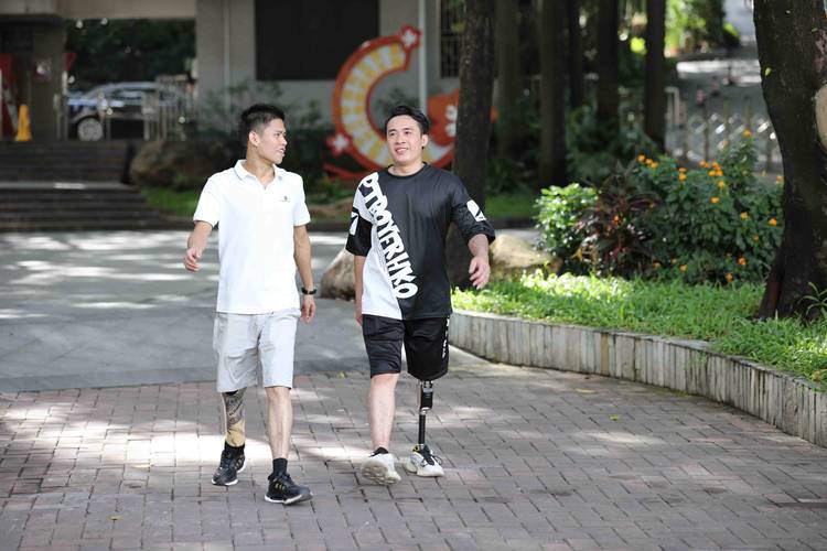 2025新奥历史开奖结果和戴假肢3次登顶泰山与戴假肢3次登顶泰山会怎样