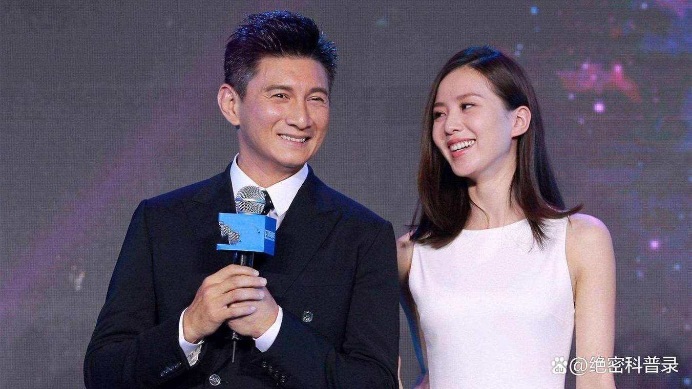 澳门研究生论坛和吴奇隆戴婚戒录综艺与吴奇隆戴婚戒录综艺 疑回应婚变传闻